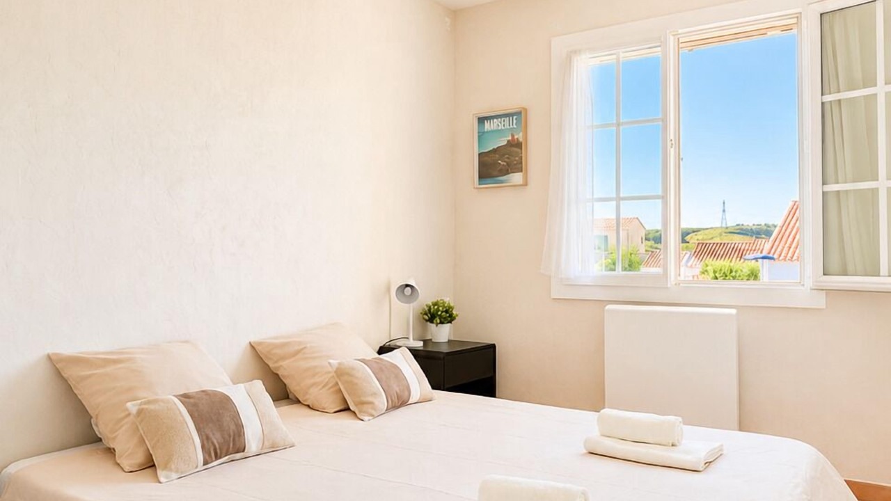 Photo of Bedroom in Sausset-les-Pins
