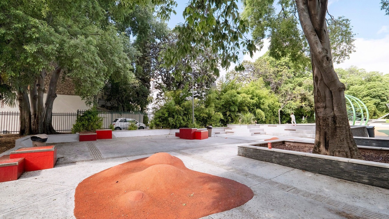 Photo of Outdoor in California - Pezou
