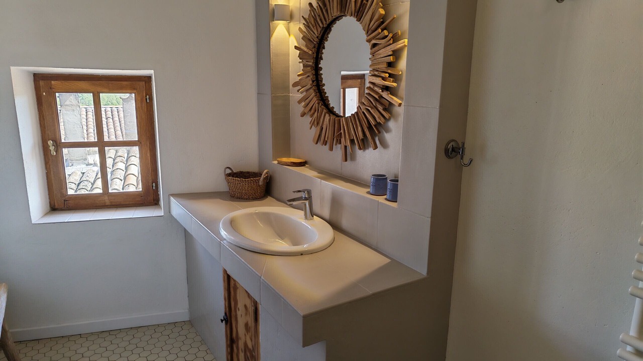 Photo of Bathroom in Entrevennes