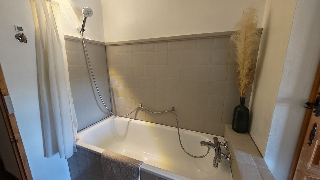 Photo of Bathroom in Entrevennes