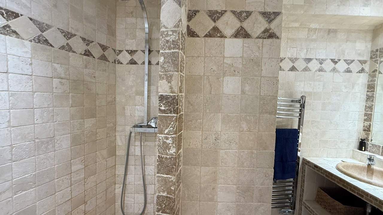 Photo of Bathroom in Prado - Republique
