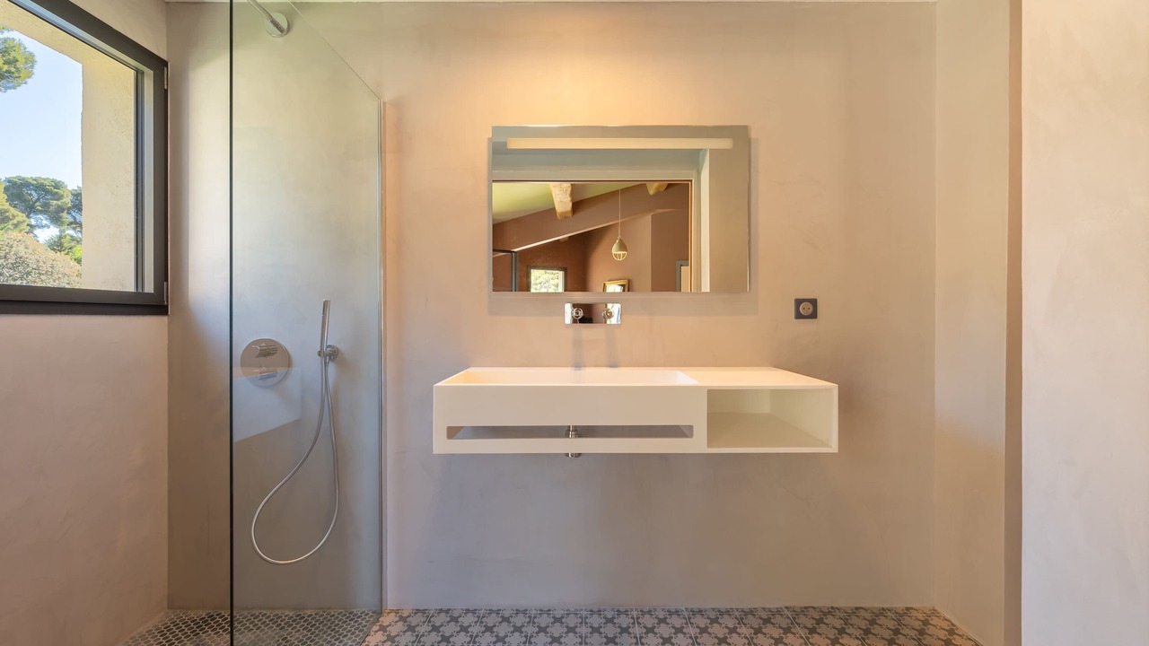 Photo of Bathroom in Maussane