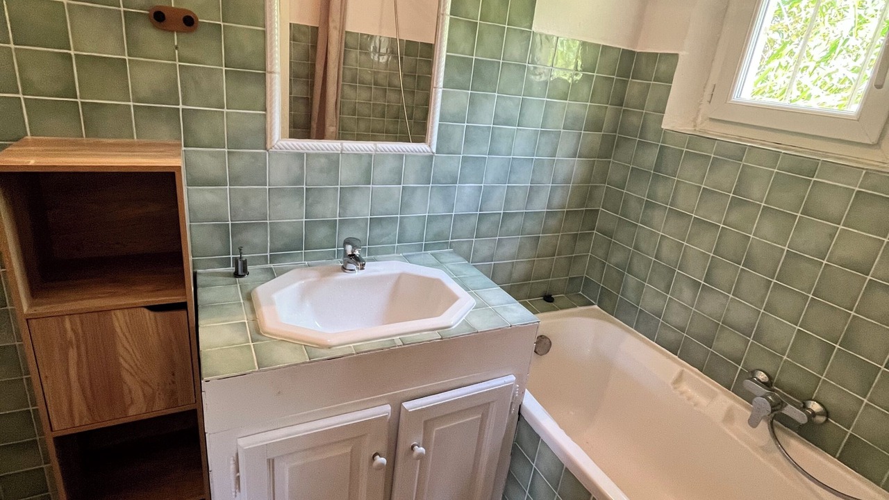 Photo of Bathroom in Noves