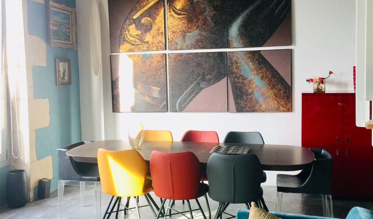 Photo of Livingroom in Opera