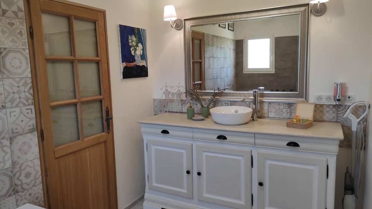 Photo of Bathroom in Roquefort-la-Bedoule