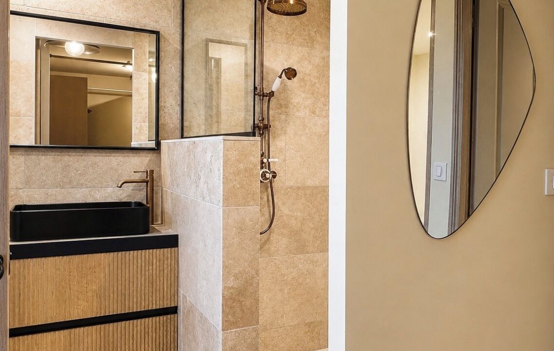 Photo of Bathroom in Molleges