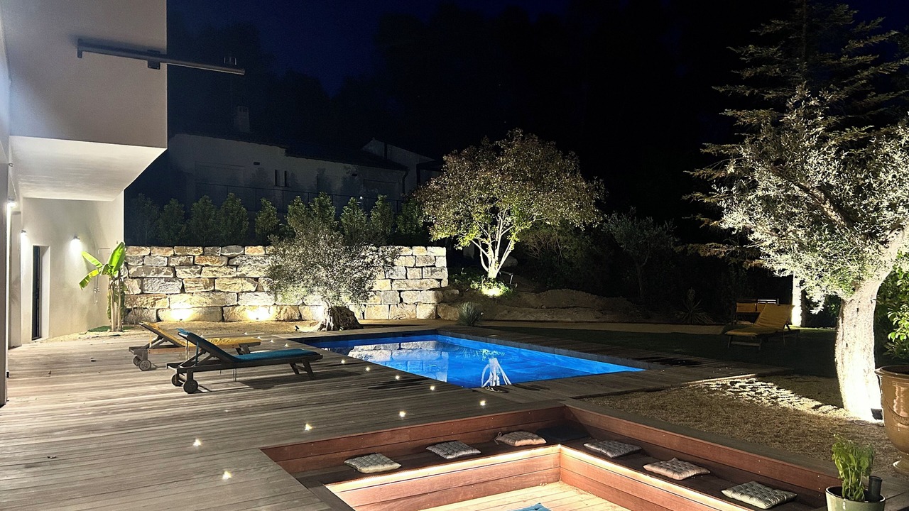 Photo of Patio Balcony in Saint-Clement-de-Riviere