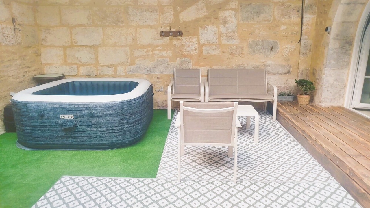 Photo of Patio Balcony in Bellegarde
