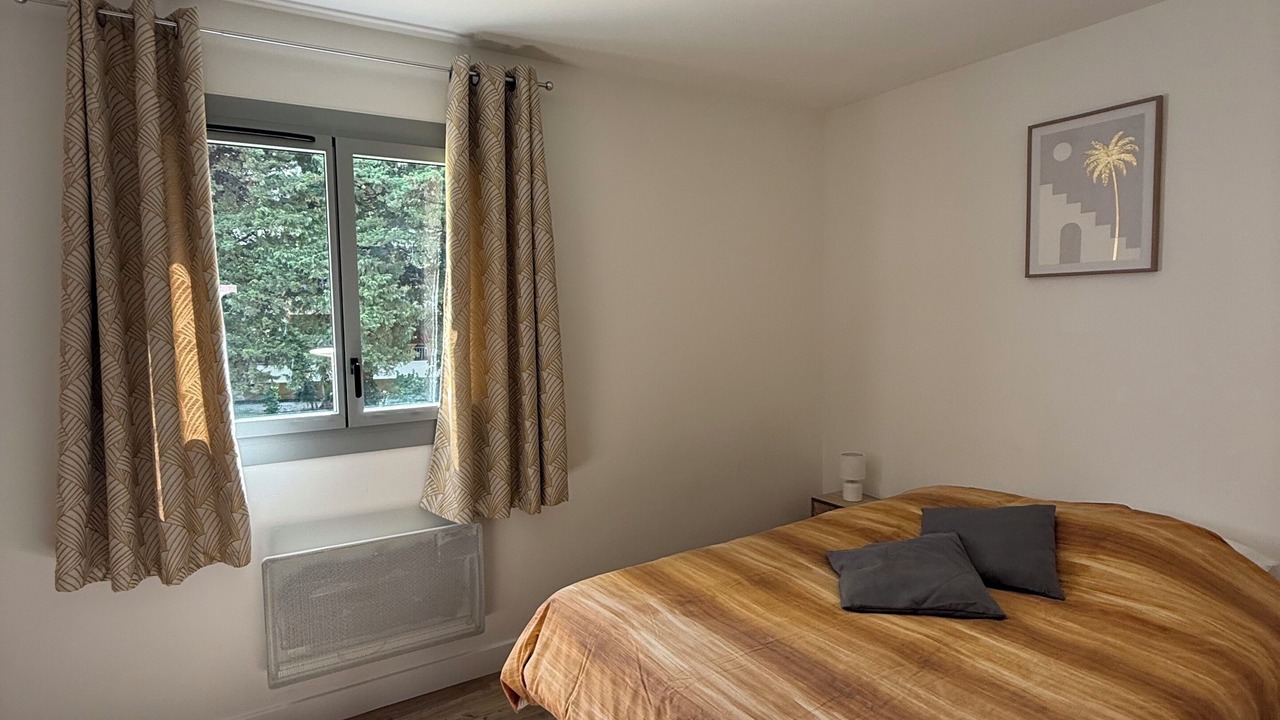 Photo of Bedroom in Carry-le-Rouet