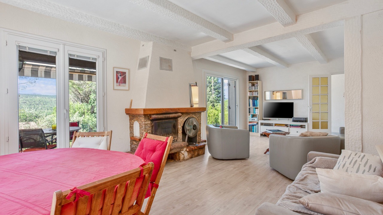 Photo of Livingroom in Le Val