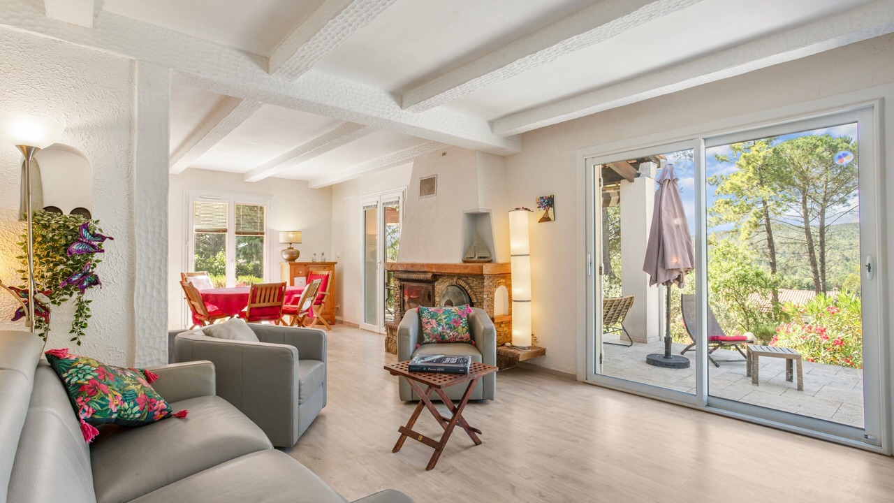 Photo of Livingroom in Le Val