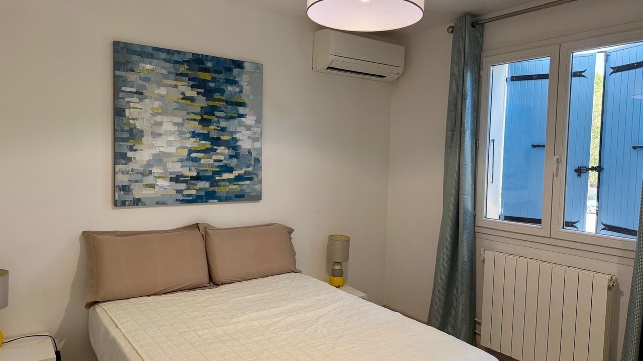 Photo of Bedroom in Saint-Jean-de-Cornies