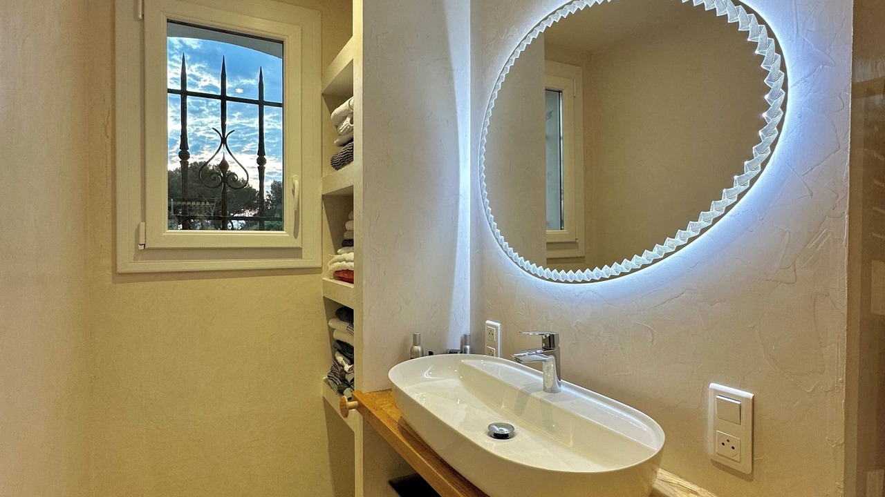 Photo of Bathroom in Eguilles