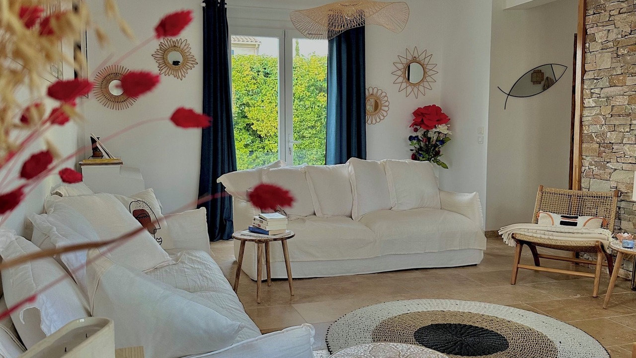Photo of Livingroom in Eguilles