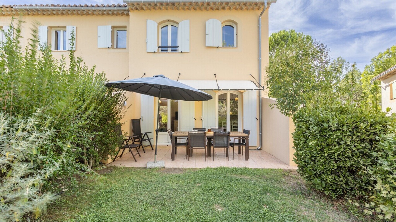 Photo of Outdoor in Pont Royal