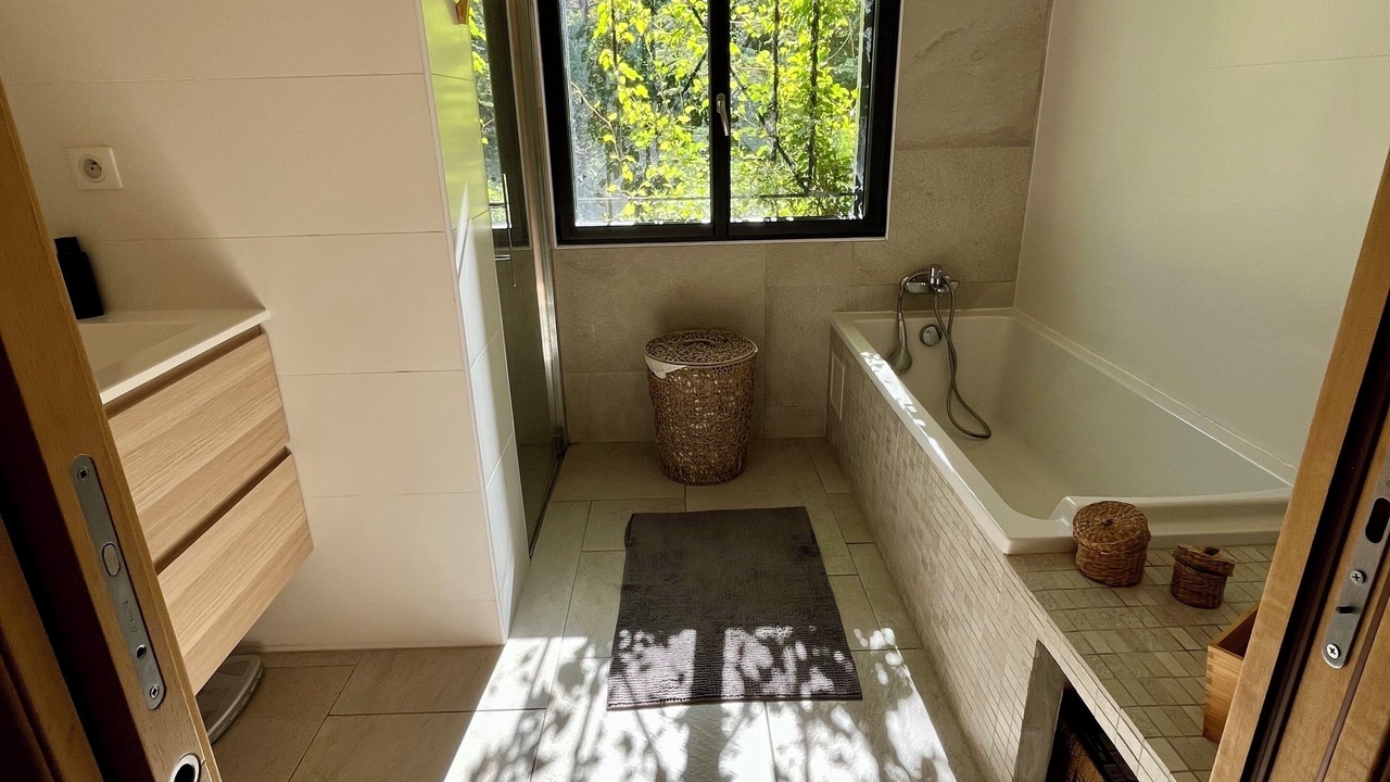 Photo of Bathroom in Gemenos