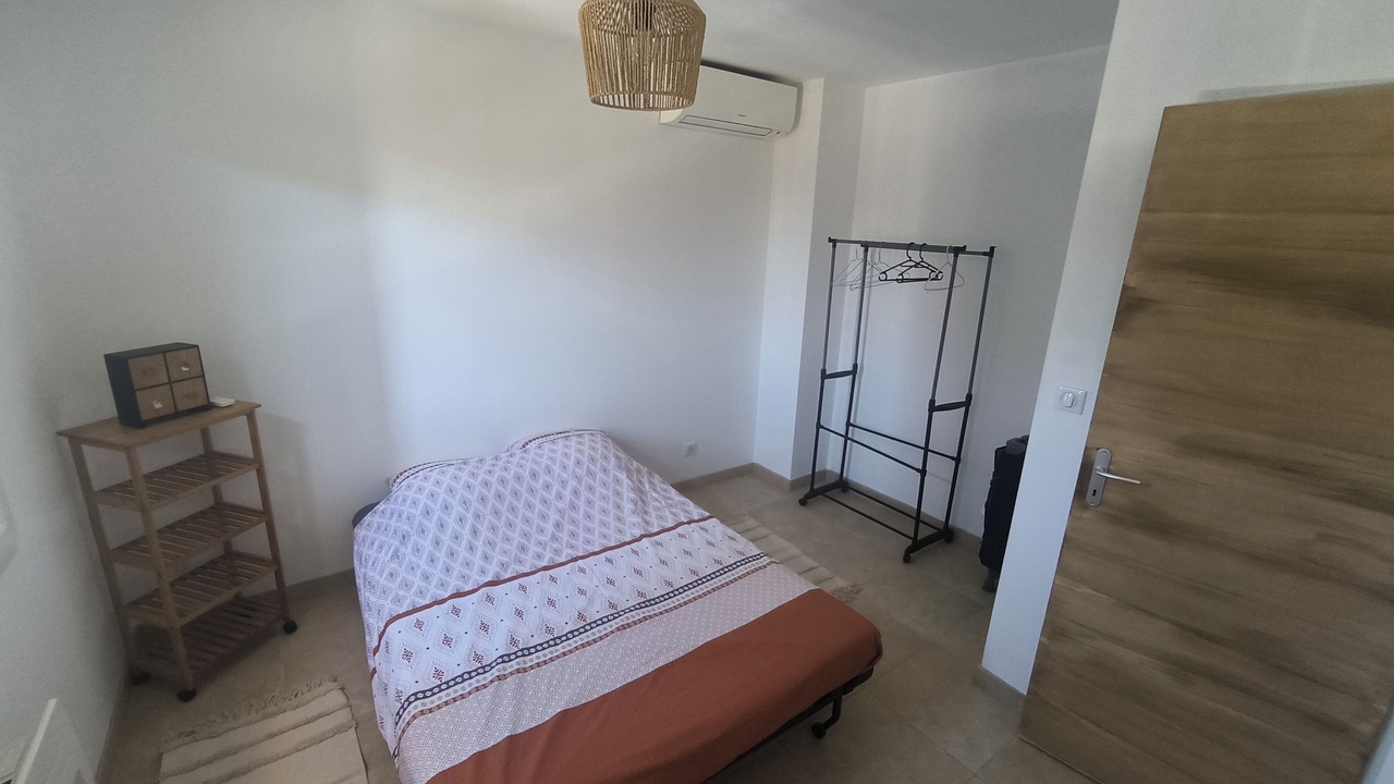 Photo of Bedroom in Raphele-les-Arles