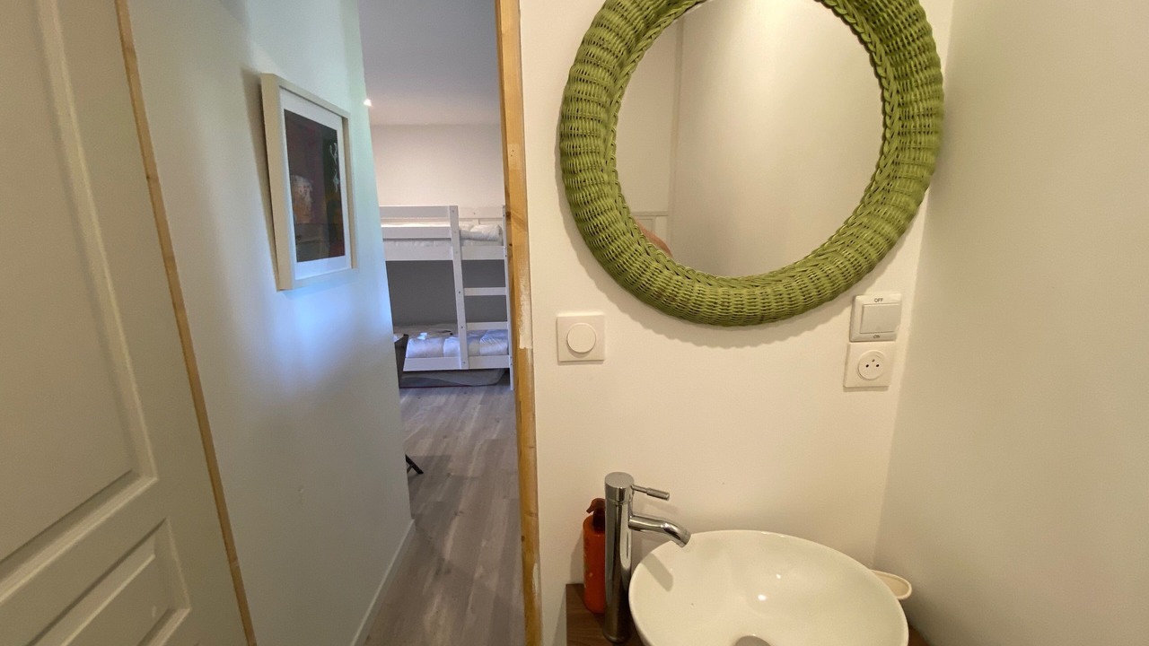 Photo of Bathroom in Garrigues-Sainte-Eulalie
