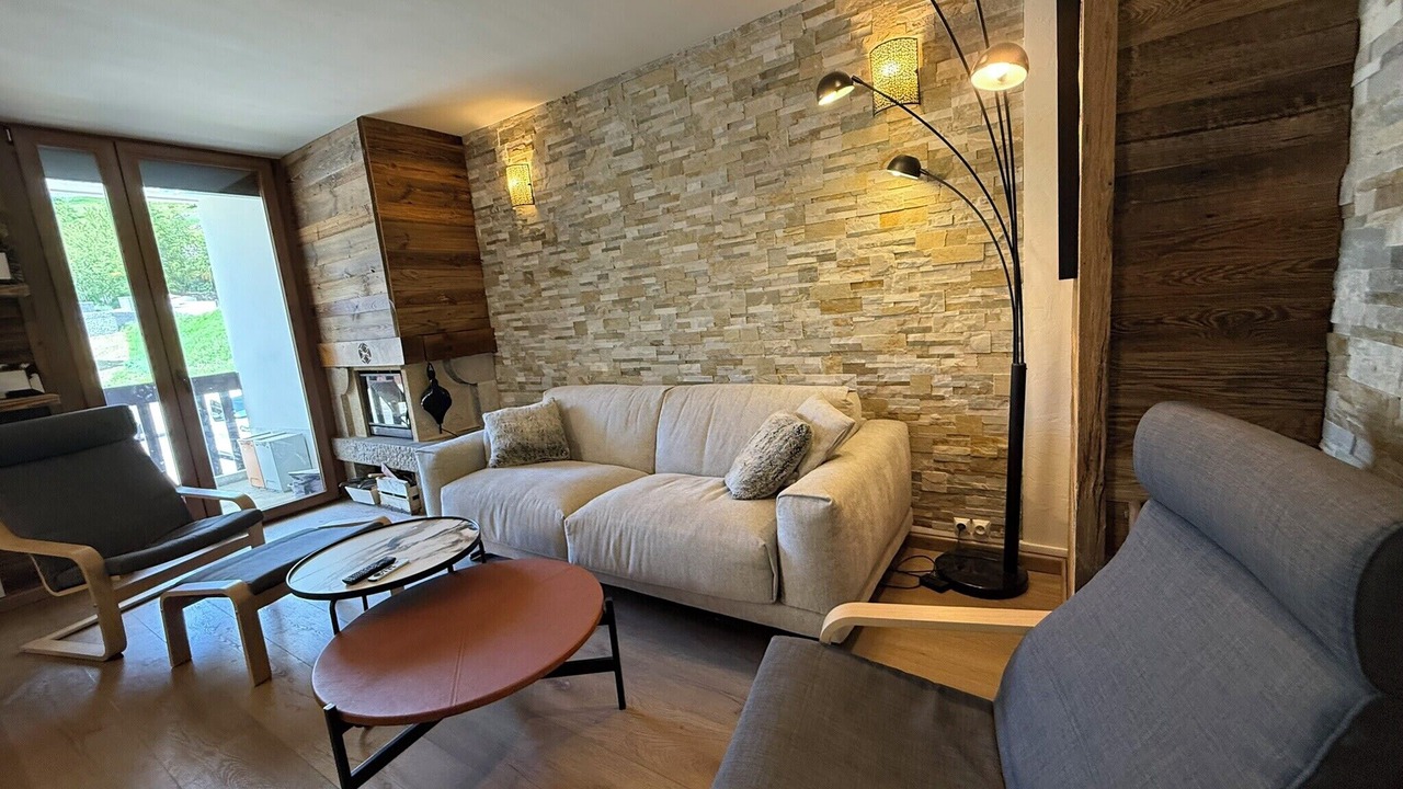 Photo of Livingroom in Peone