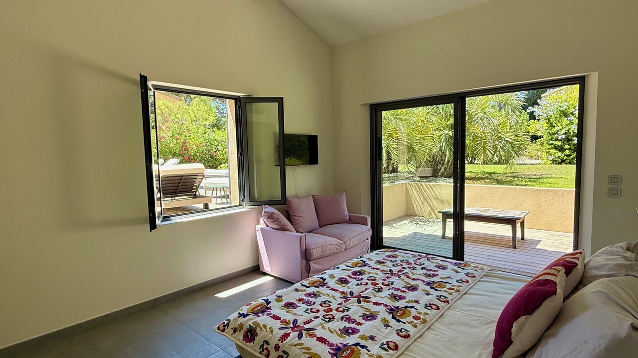 Photo of Bedroom in Sainte-Maxime - Saint-Tropez