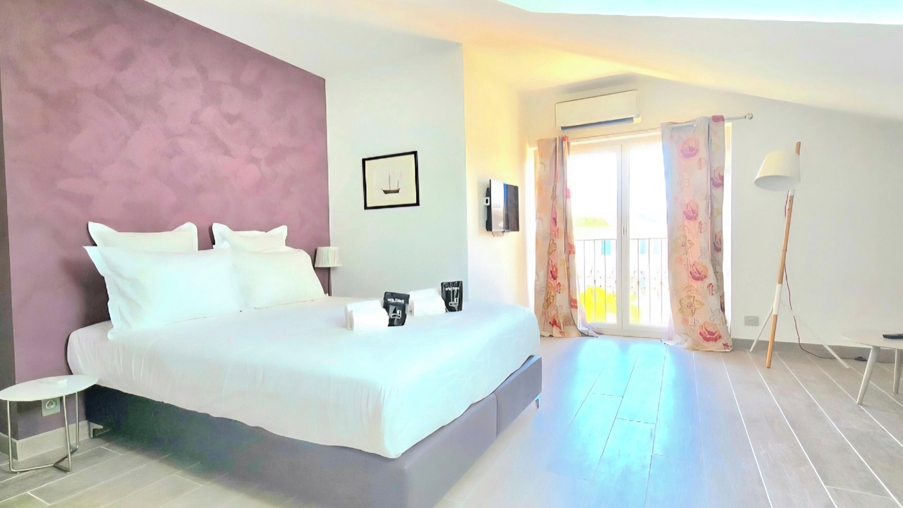 Photo of Bedroom in Saint-Tropez City Centre