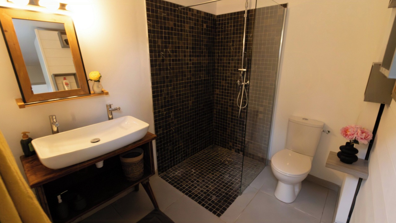 Photo of Bathroom in Saint-Jean-de-Vedas
