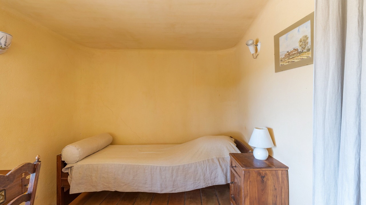 Photo of Bedroom in Cabrieres-dʼAigues