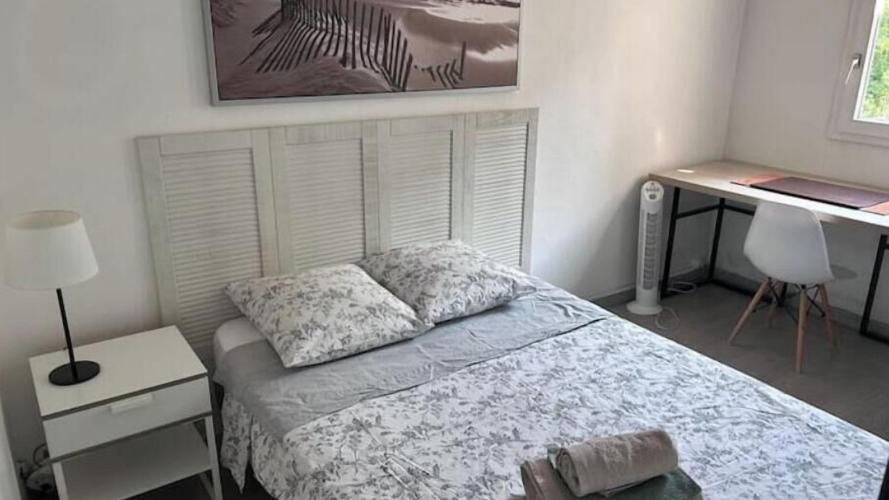 Photo of Bedroom in Antigone