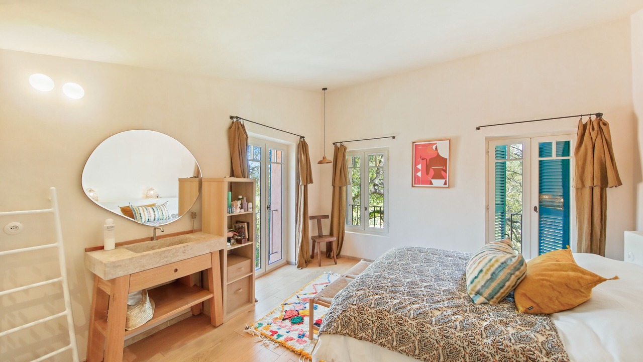 Photo of Bedroom in Meounes-les-Montrieux