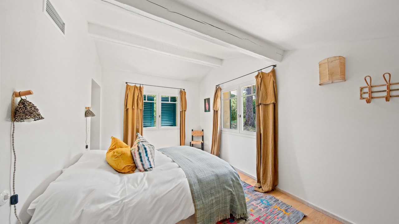 Photo of Bedroom in Meounes-les-Montrieux