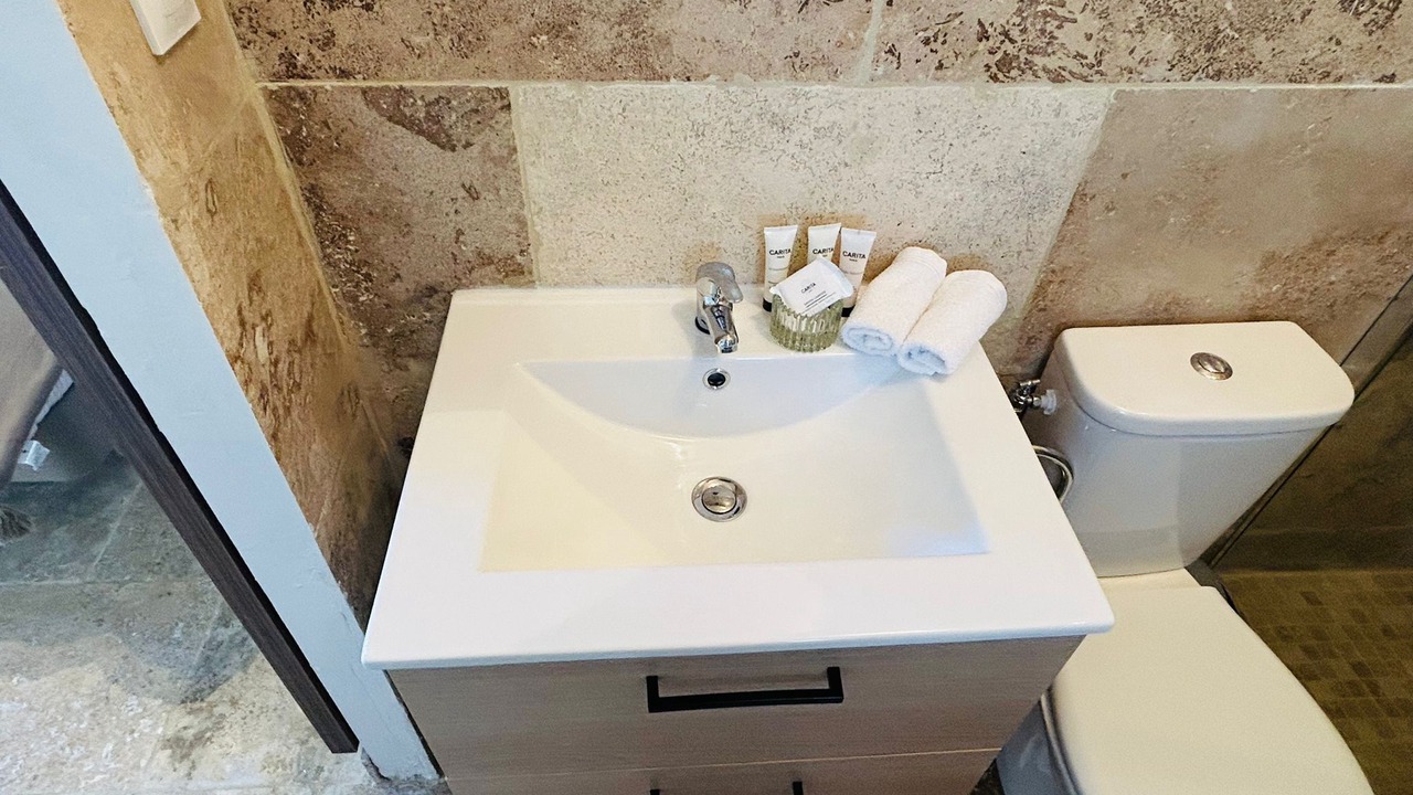 Photo of Bathroom in Raphele-les-Arles