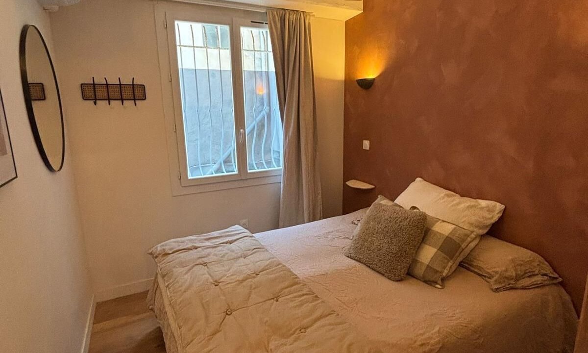 Photo of Bedroom in Saint-Lambert