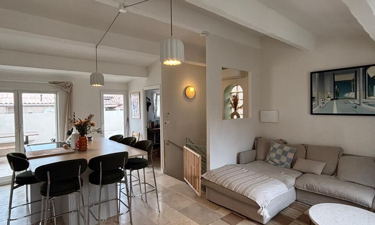 Photo of Livingroom in Saint-Lambert