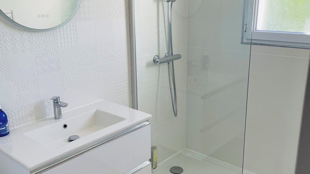 Photo of Bathroom in Pujaut