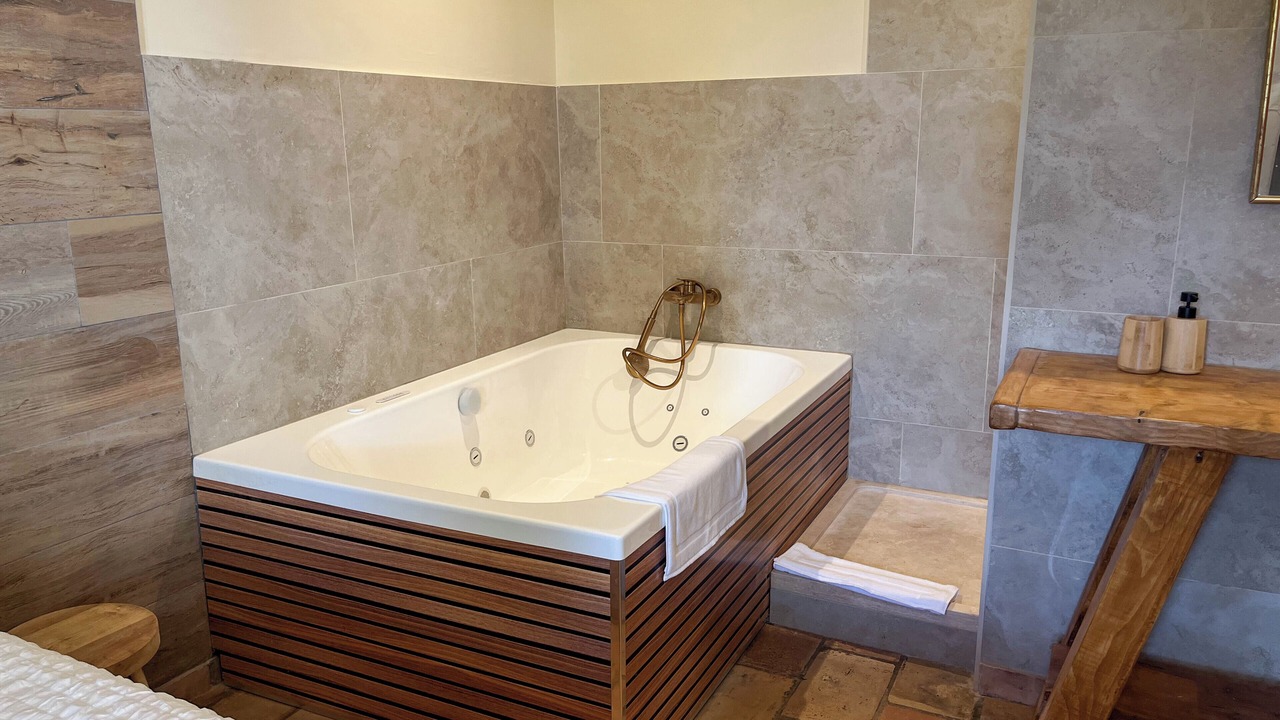 Photo of Bathroom in Arles