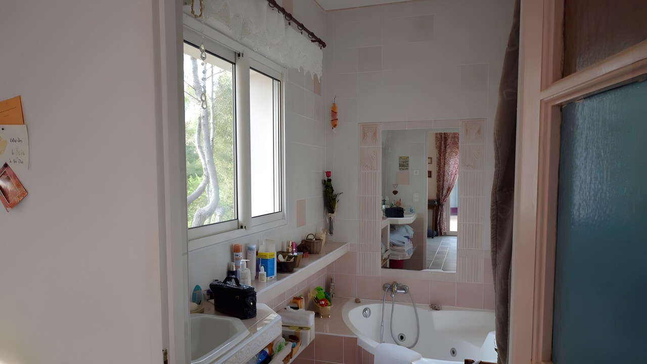 Photo of Bathroom in Cotignac