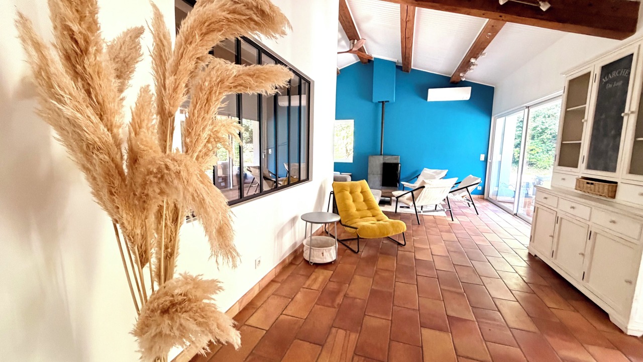 Photo of Livingroom in Meounes-les-Montrieux