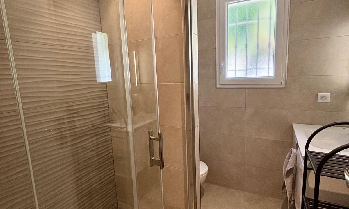 Photo of Bathroom in Ventabren