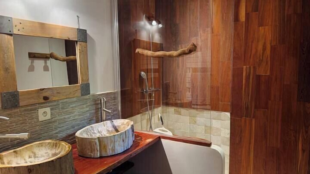 Photo of Bathroom in Cadenet