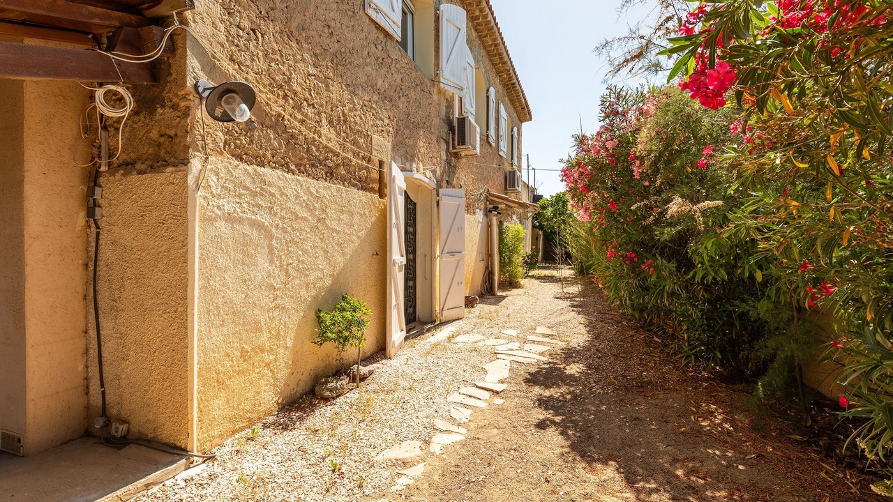 Photo of Outdoor in Villeneuve-les-Beziers
