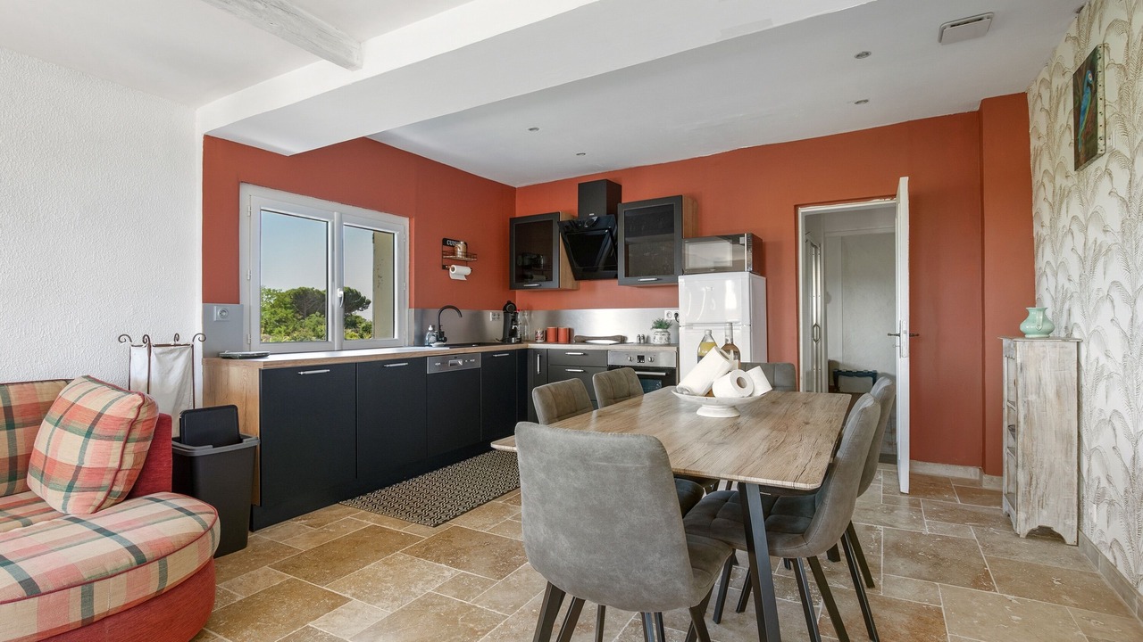 Photo of Kitchen in Villeneuve-les-Beziers