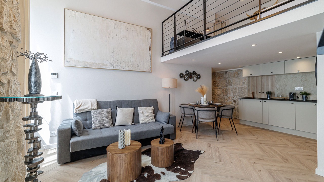 Photo of Livingroom in Lepante Quarter