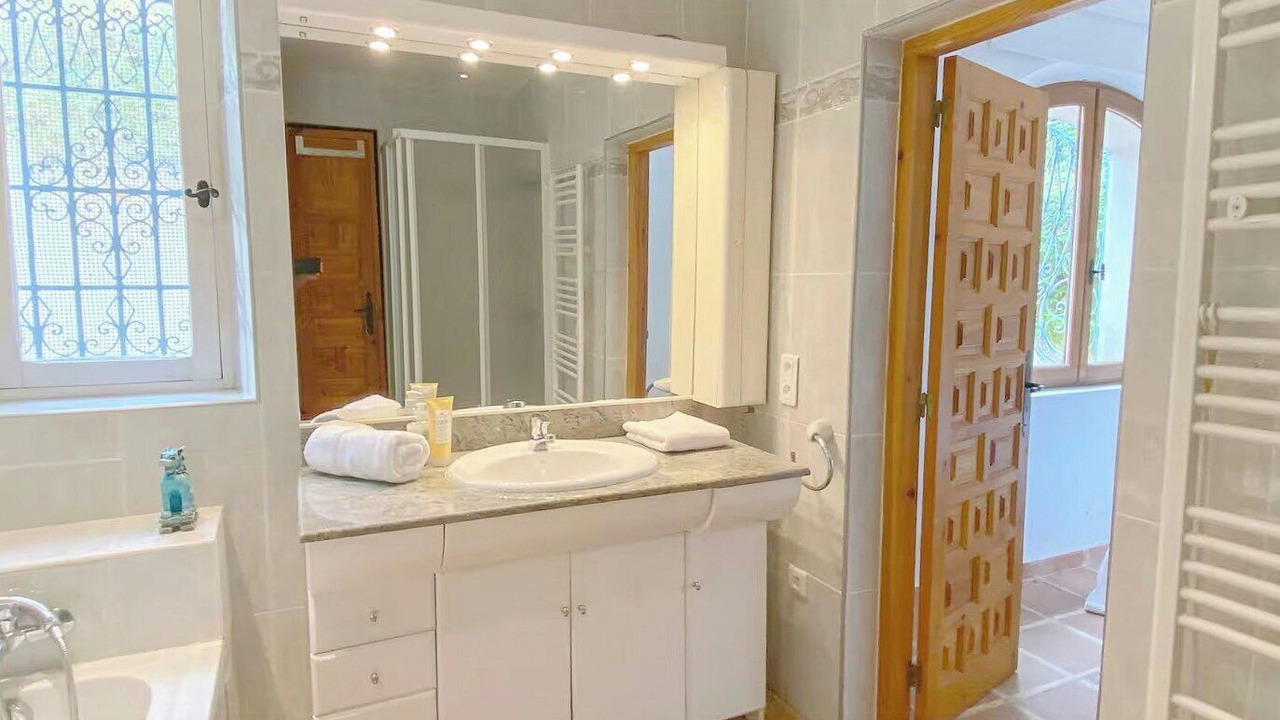 Photo of Bathroom in Cogolin