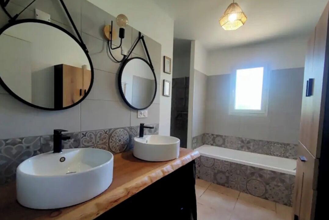 Photo of Bathroom in Saint-Jean-de-Ceyrargues