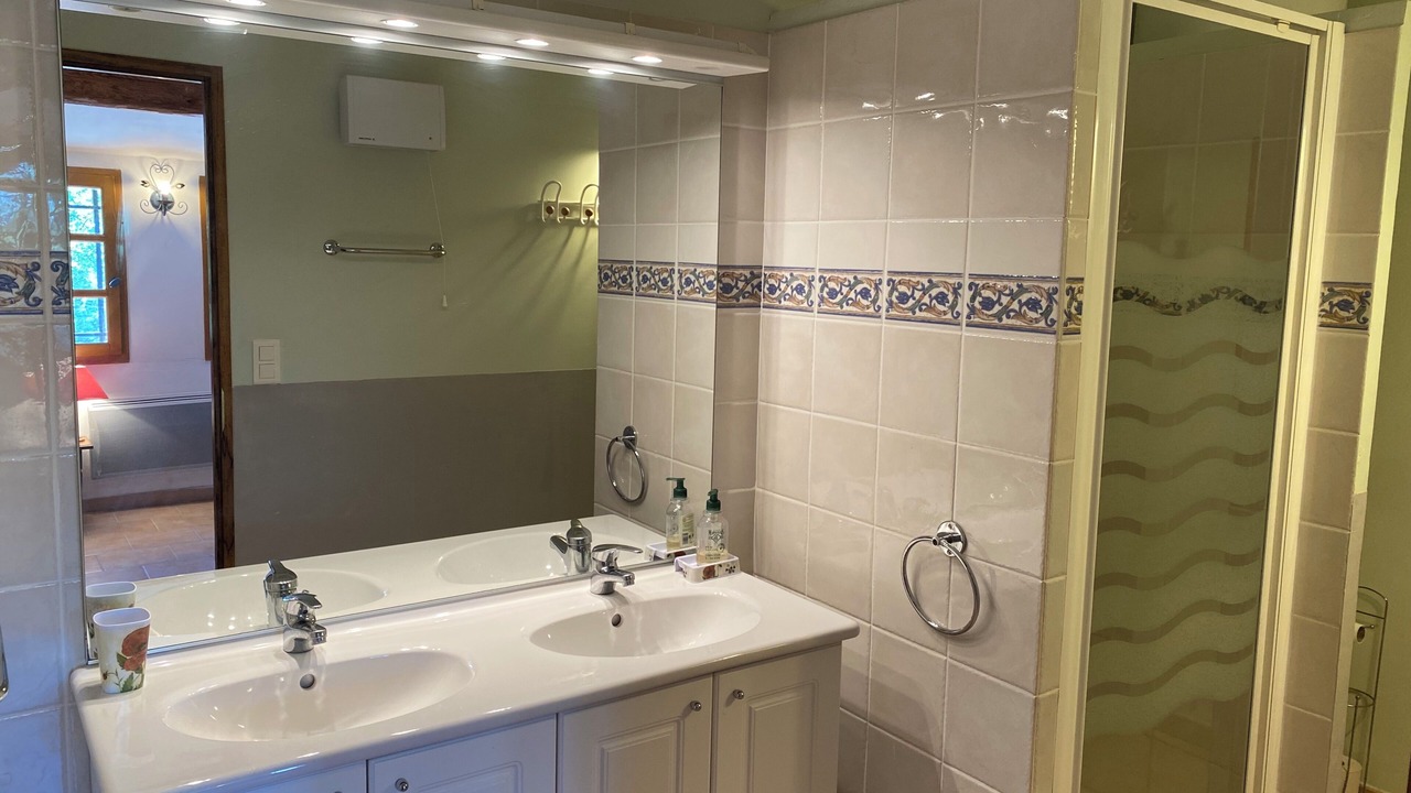Photo of Bathroom in Pierrerue