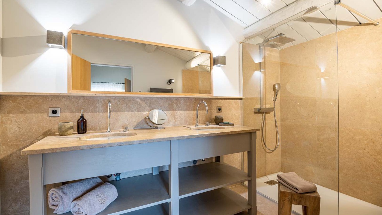 Photo of Bathroom in Tourves