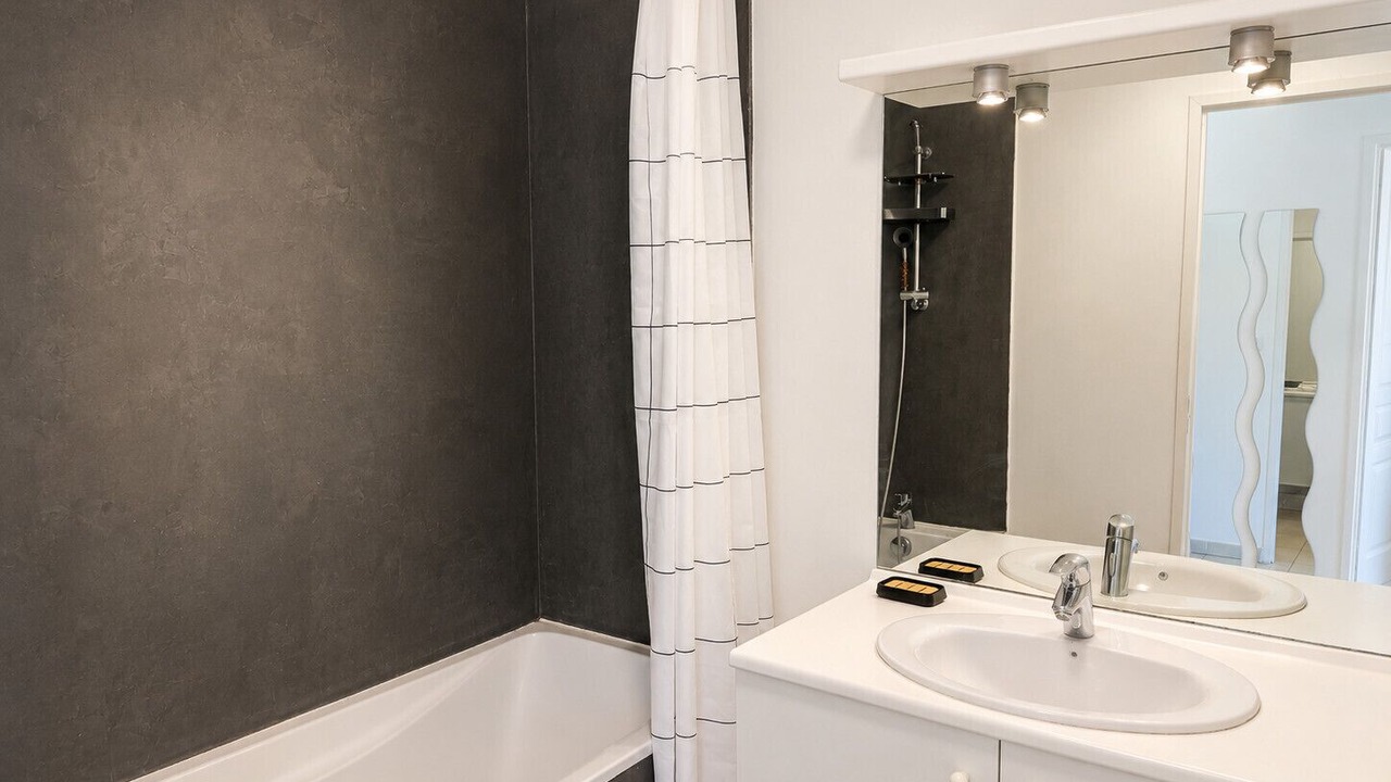 Photo of Bathroom in Saint-Victor
