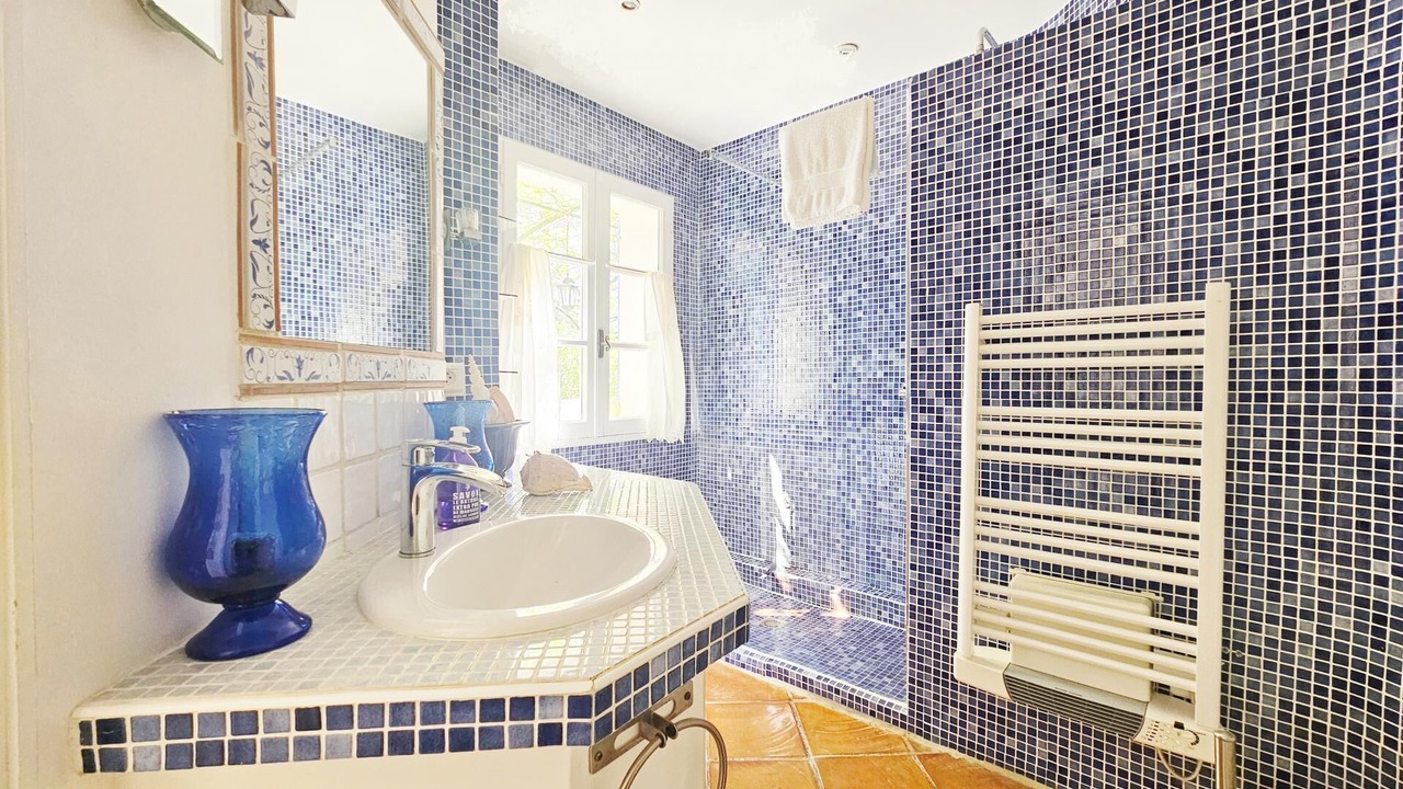 Photo of Bathroom in Montferrat
