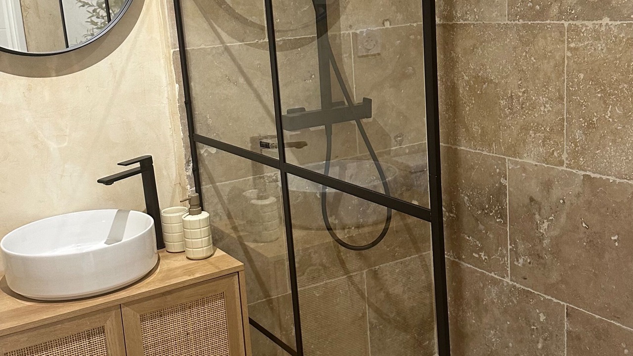 Photo of Bathroom in Courthezon