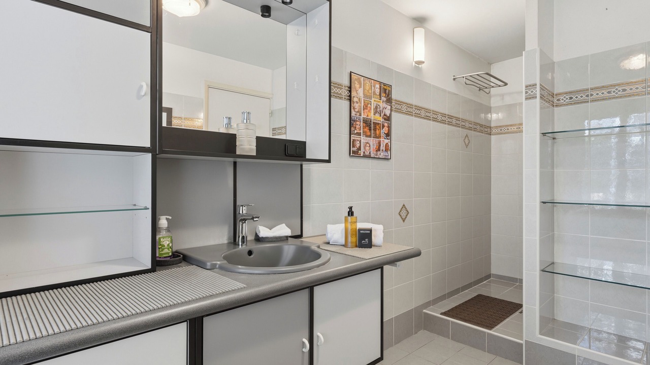 Photo of Bathroom in Villetelle